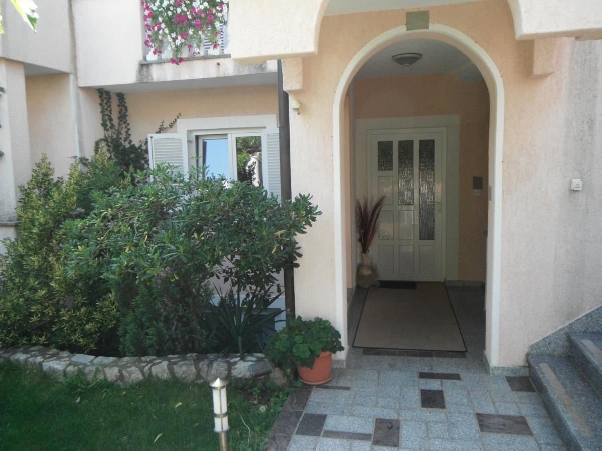 Apartman Ljubica 4 Apartment Krk Town Bagian luar foto